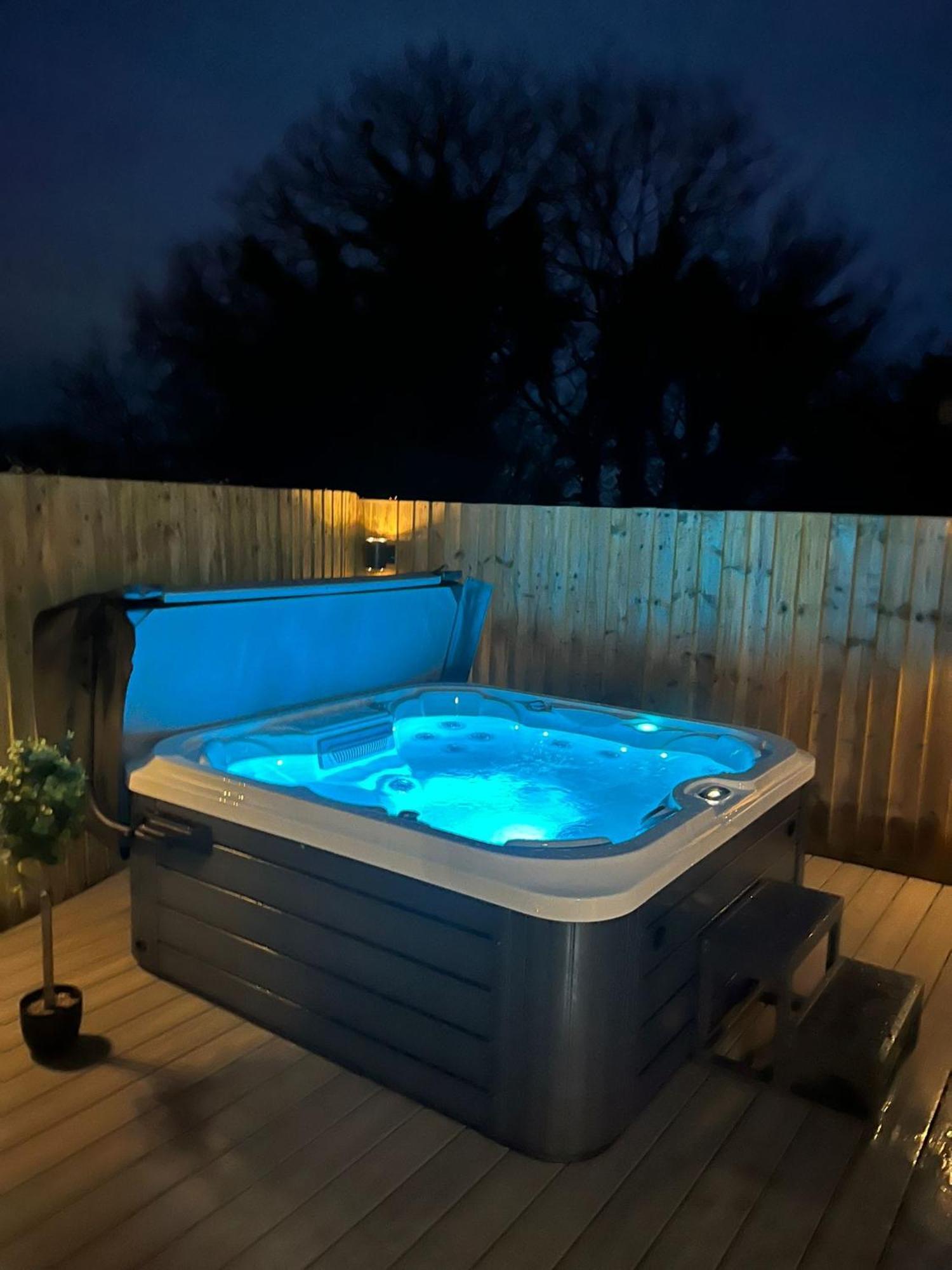 No 1 The Paddock - Spacious Holiday Home With A Hot Tub بود المظهر الخارجي الصورة