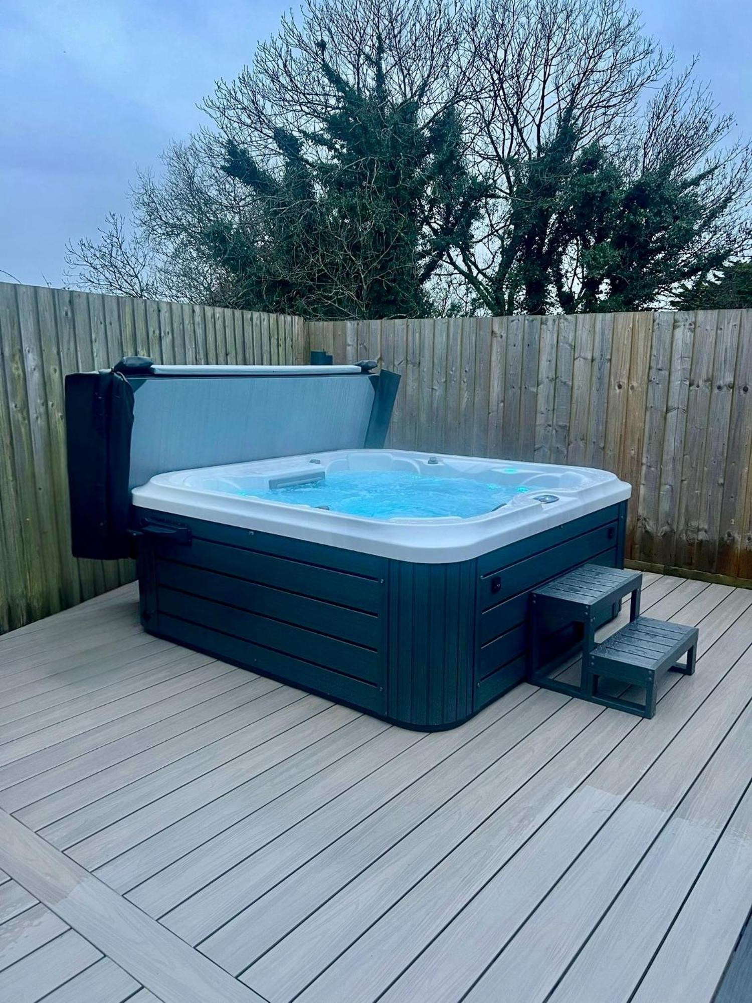 No 1 The Paddock - Spacious Holiday Home With A Hot Tub بود المظهر الخارجي الصورة